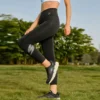 Enge Sport-Fitness-Leggings «Schwarz Grau»