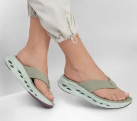 Max Cushioning Glide-Step Sandale – Audra