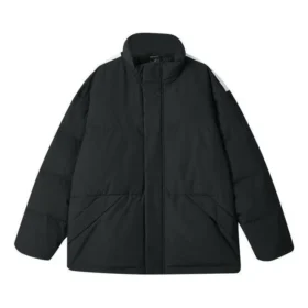 Sport Lifestyle Series Daunenjacke mit Reissverschluss und Buchstabenprint „Schwarz Weiss Grün“
